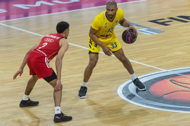 在后防线上 在后防线上